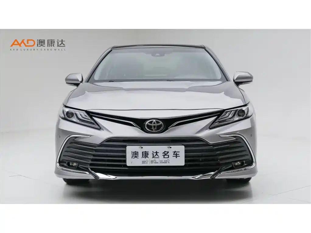 Toyota Camry 2023 — фото 2