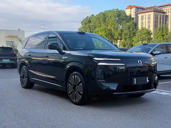 Denza N8L 2025