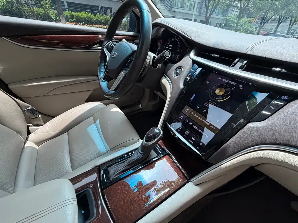 Cadillac XTS 2017 — фото 15