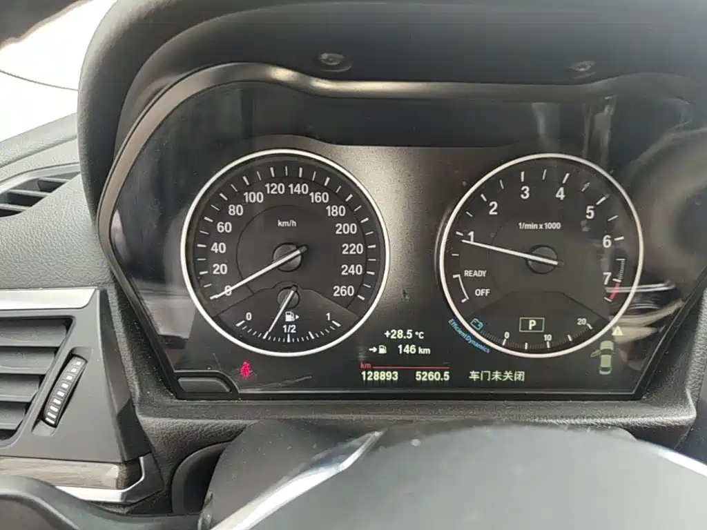 BMW 1 Series 2017 — фото 12