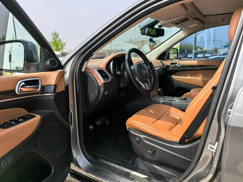 Jeep Grand Cherokee 2013 — фото 8