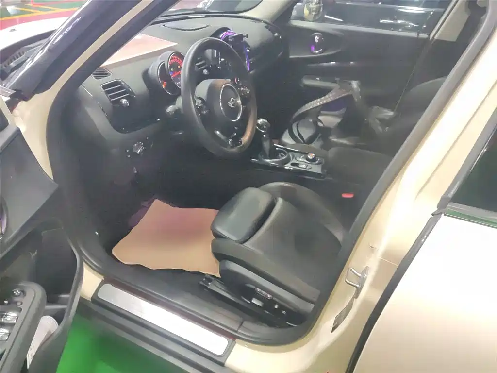 MINI Clubman 2019 — фото 16