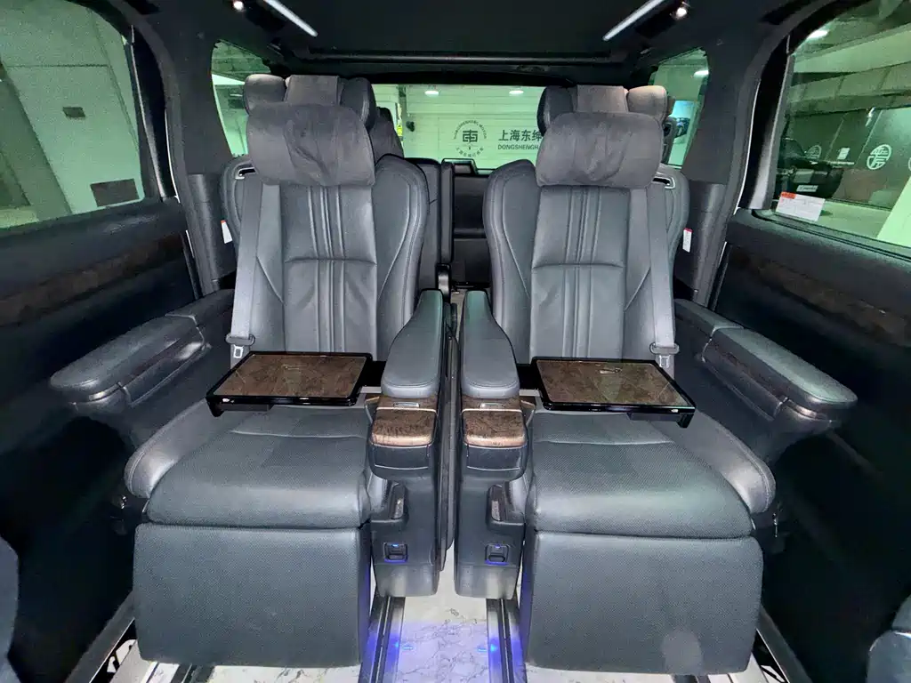 Toyota Alphard 2022 — фото 6