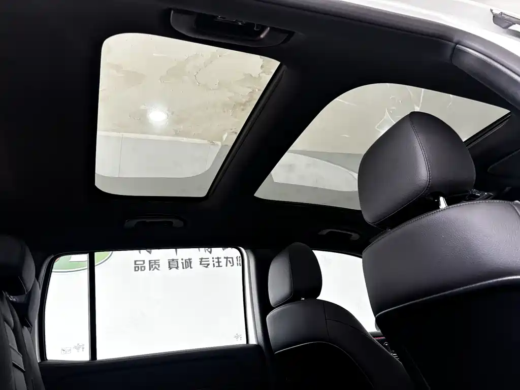 Mercedes-Benz GLB 2025 — фото 30
