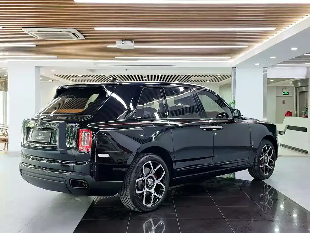 Rolls-Royce Cullinan 2023 — фото 3