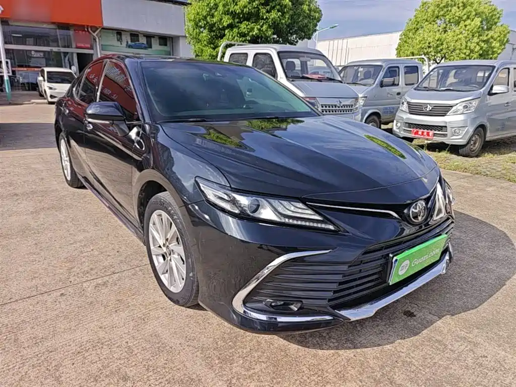 Toyota Camry 2023 — фото 4