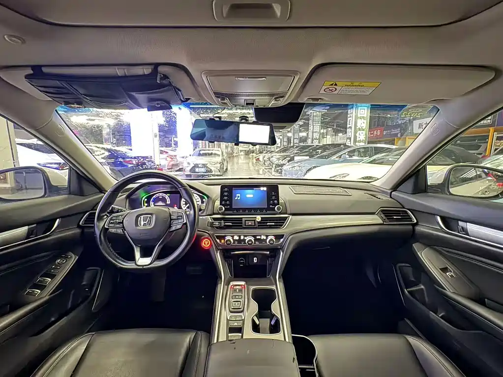 Honda Accord 2020 — фото 10