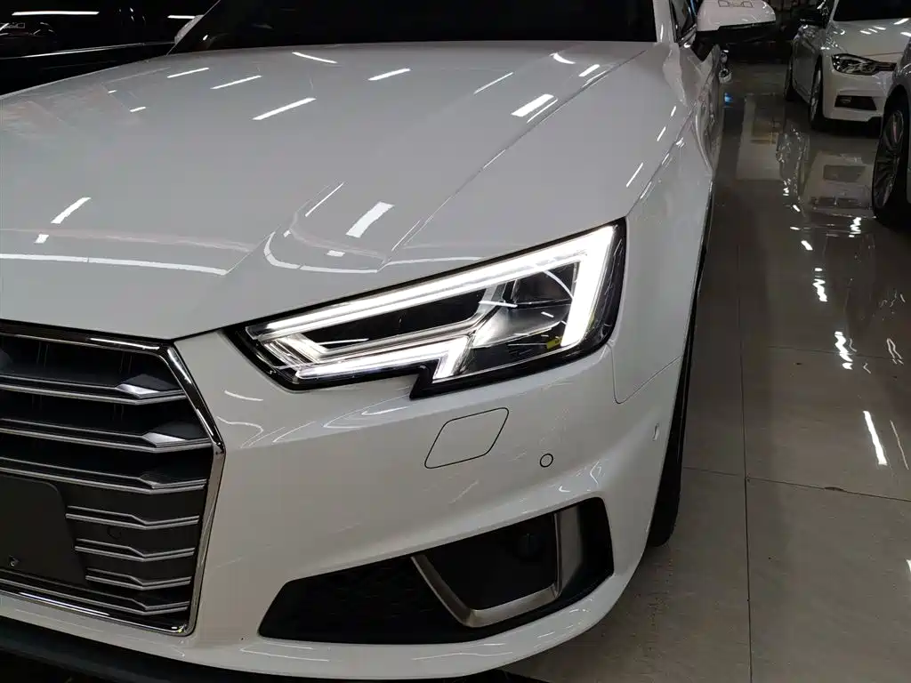 Audi A4L 2019 — фото 18
