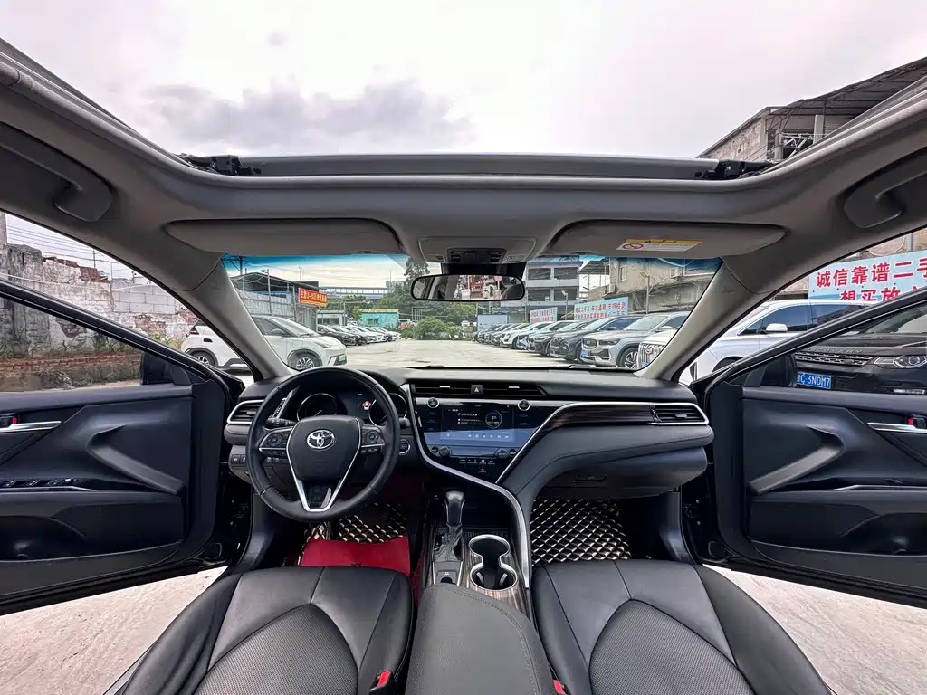 Toyota Camry 2021 — фото 10