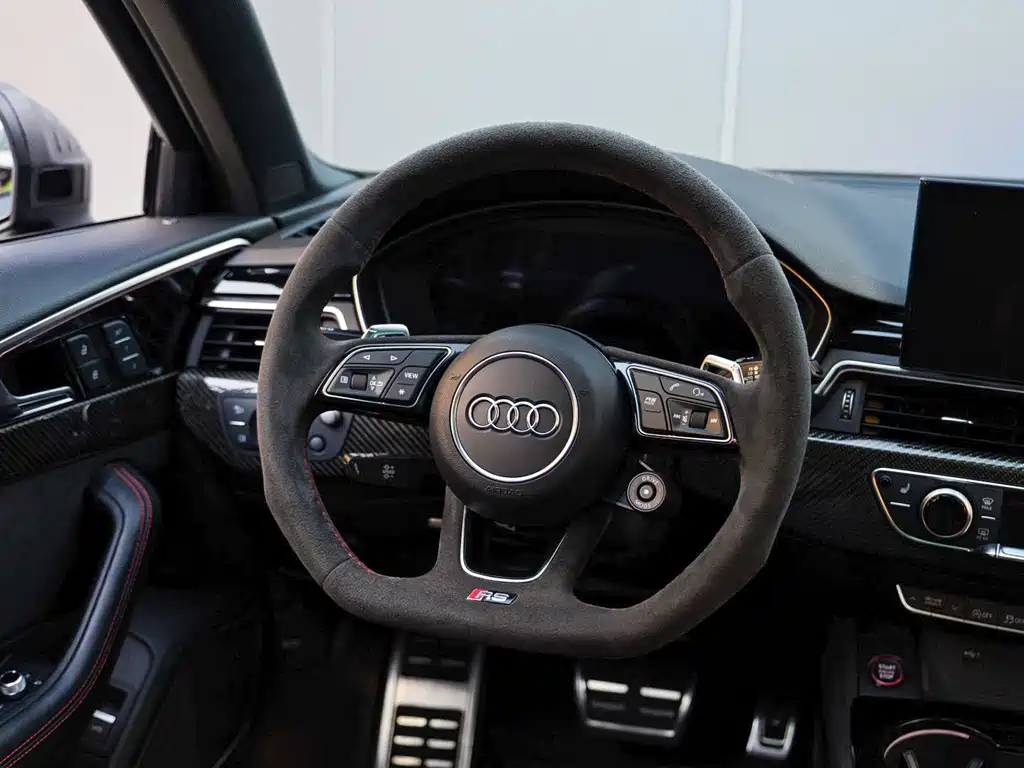 Audi RS 4 2021 — фото 13