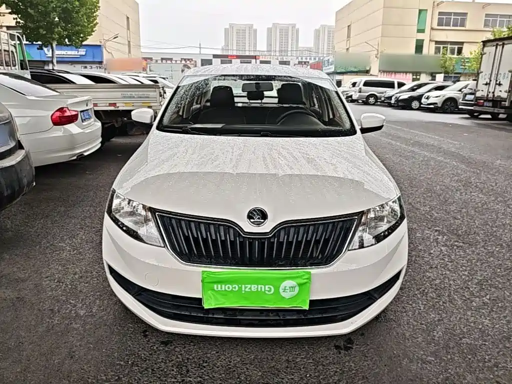 Skoda Rapid 2017 — фото 3