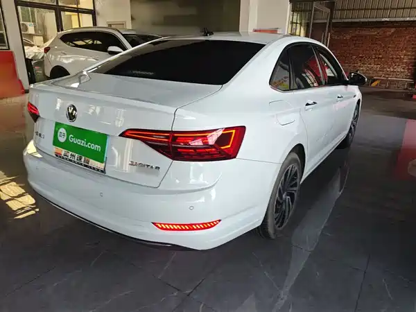 Volkswagen Sagitar 2021