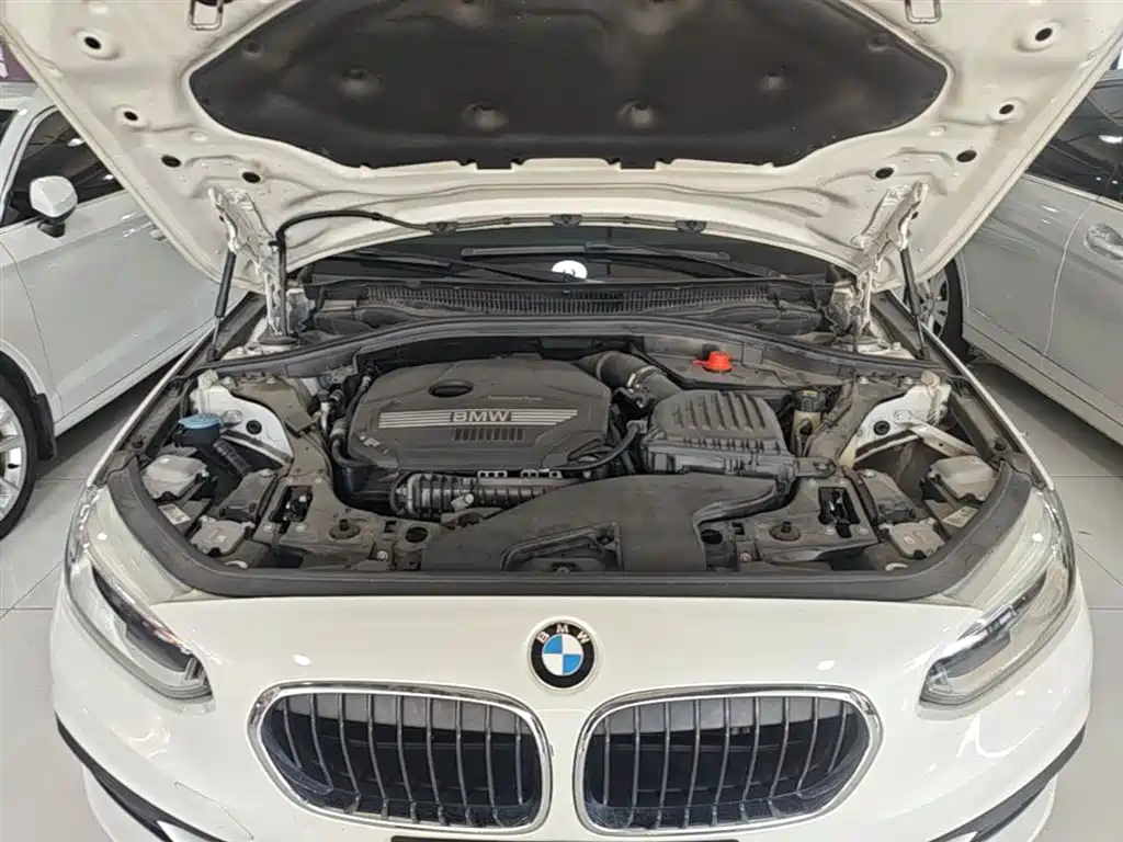 BMW 1 Series 2020 — фото 16