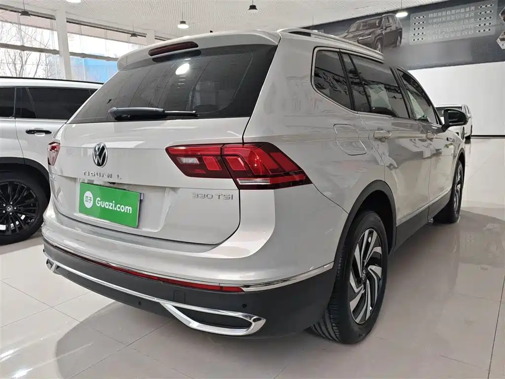 Volkswagen Tiguan L 2023 — фото 5