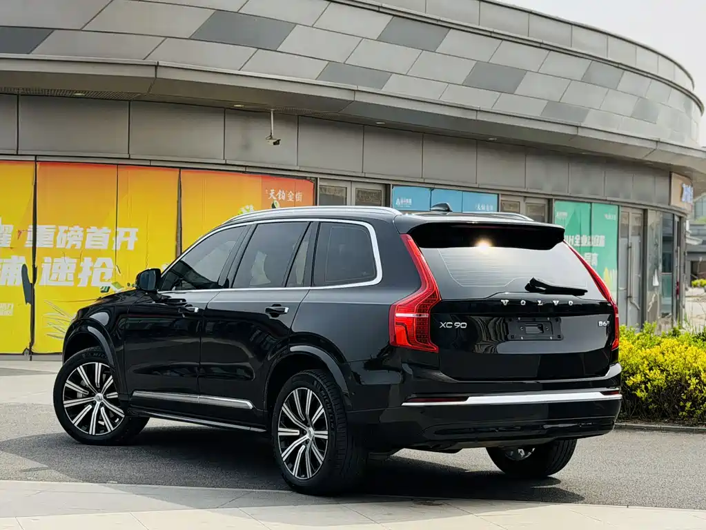 Volvo XC90 2023 — фото 4