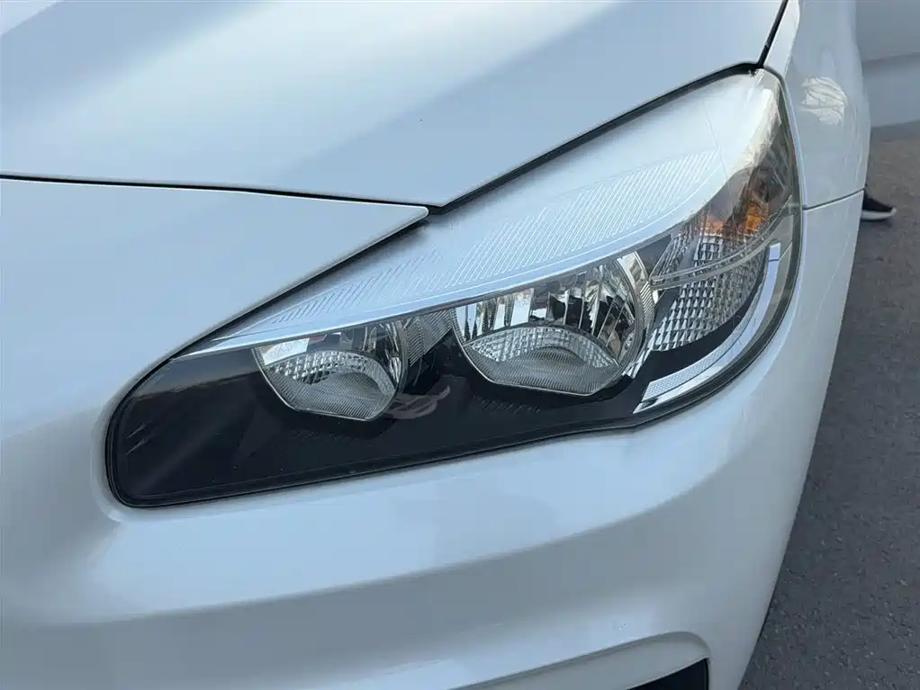 BMW 2 Series Active Tourer 2017 — фото 16