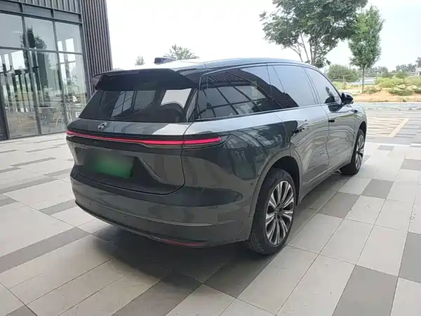 NIO ES8 2023