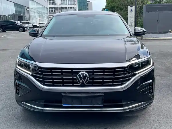 Volkswagen Passat 2024