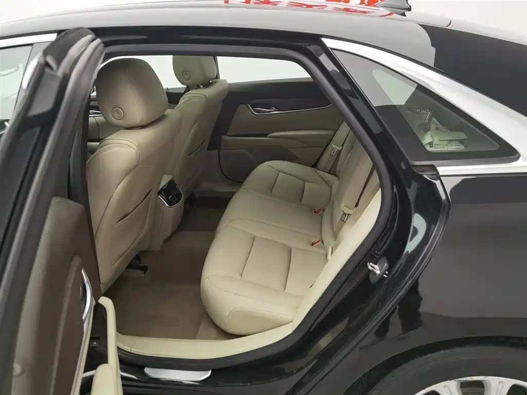 Cadillac XTS 2016 — фото 15