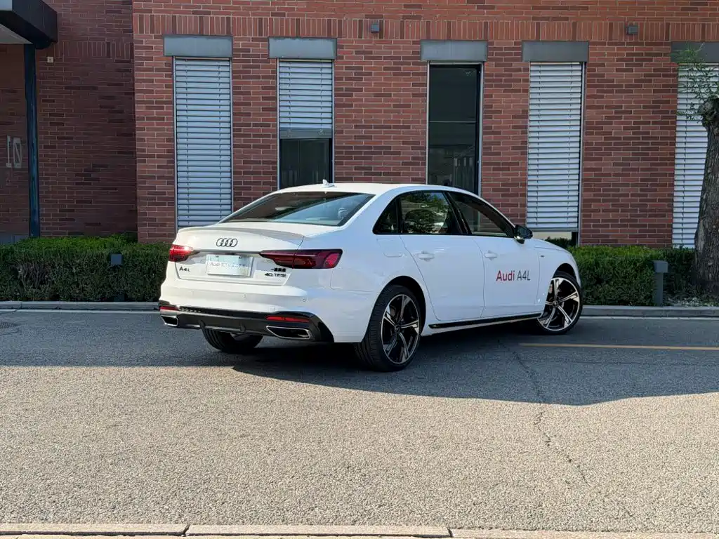 Audi A4L 2025