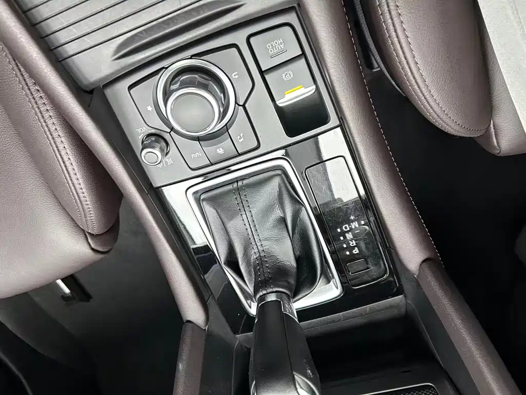 Mazda CX-4 2023 — фото 15