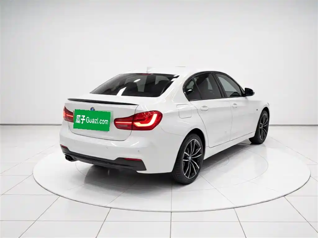 BMW 1 Series 2020 — фото 7