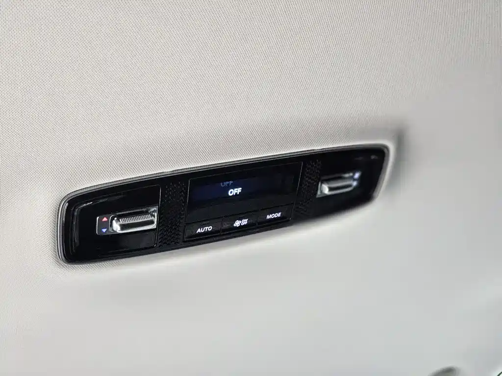 Roewe iMAX8 — фото 15