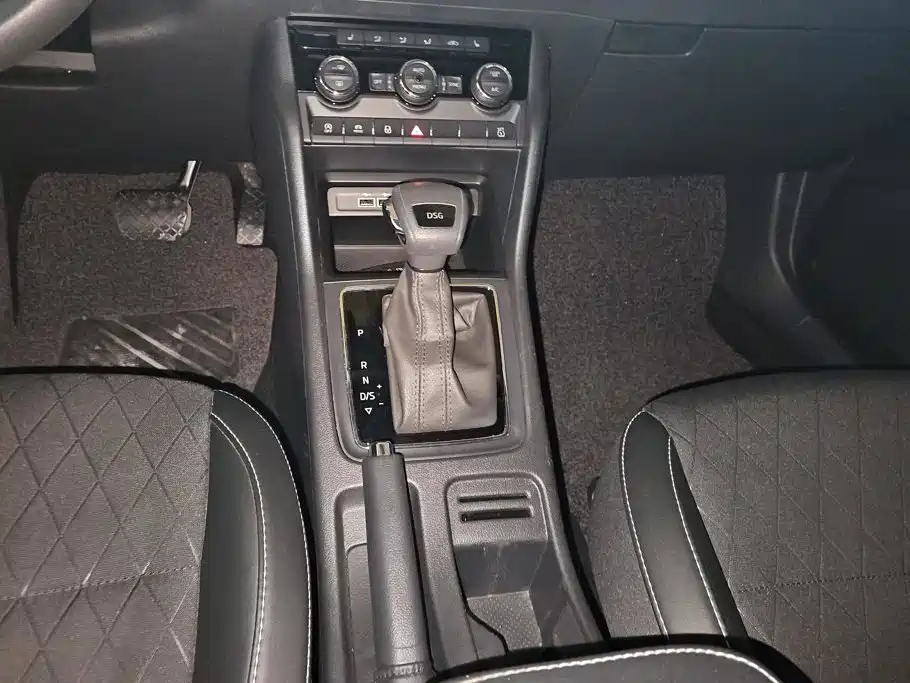 Skoda Karoq 2018 — фото 16