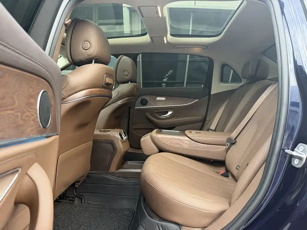 Mercedes-Benz E-Class 2020 — фото 9