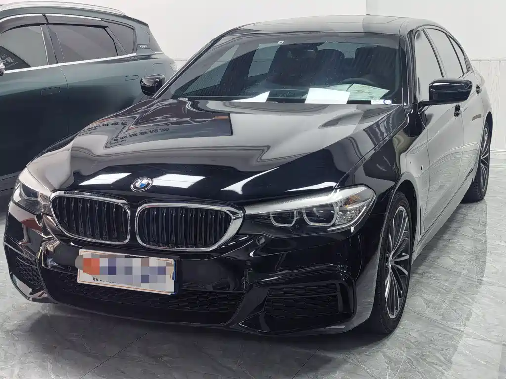BMW 5 Series 2019 — фото 1