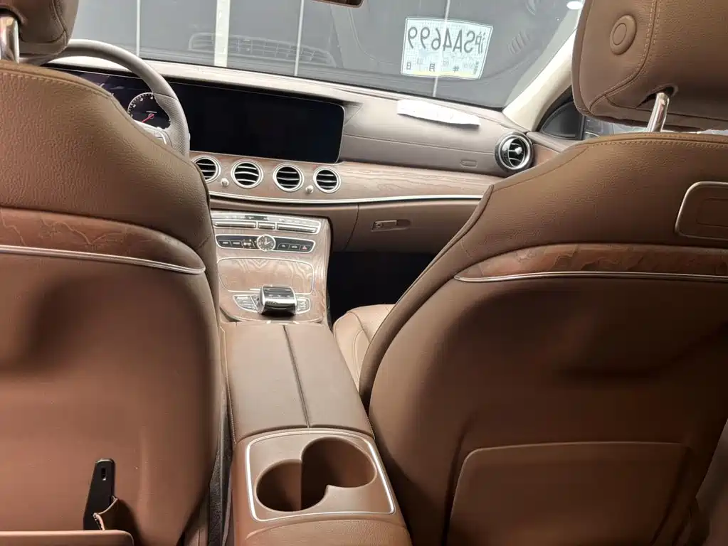 Mercedes-Benz E-Class 2018 — фото 11