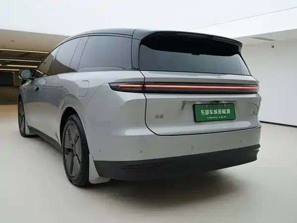 Li Auto i8 2026