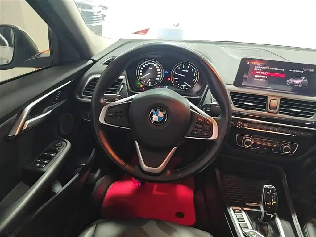 BMW 1 Series 2020 — фото 11