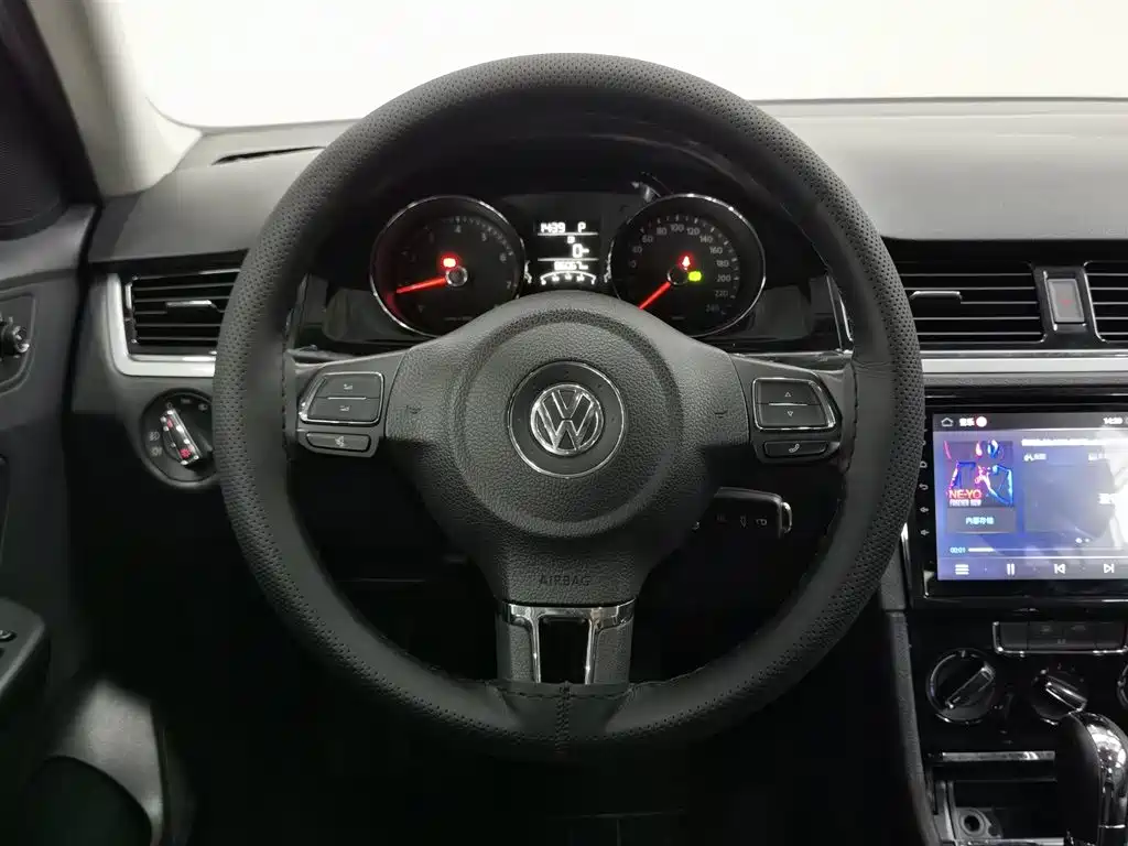 Volkswagen Bora 2015 — фото 11