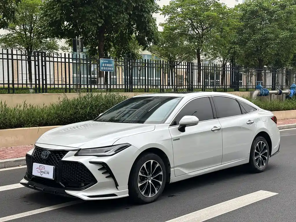 Toyota Avalon 2022 — фото 1