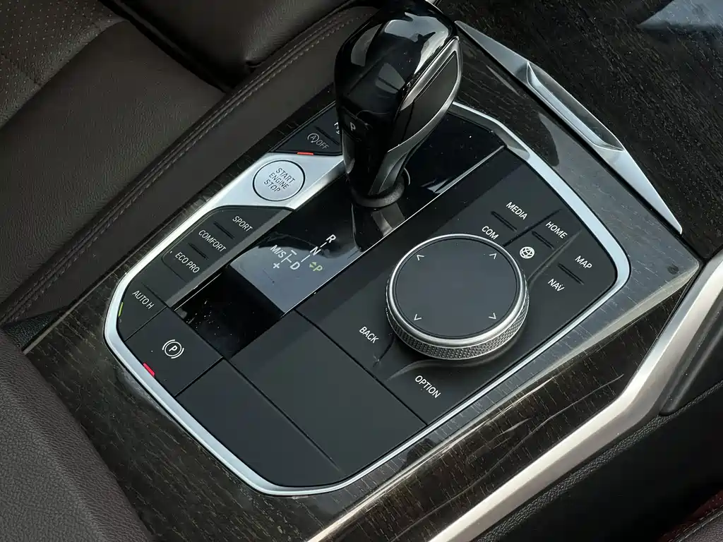 BMW 3 Series 2021 — фото 15