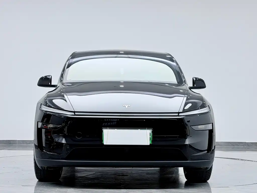 Tesla Model Y 2026 — фото 9