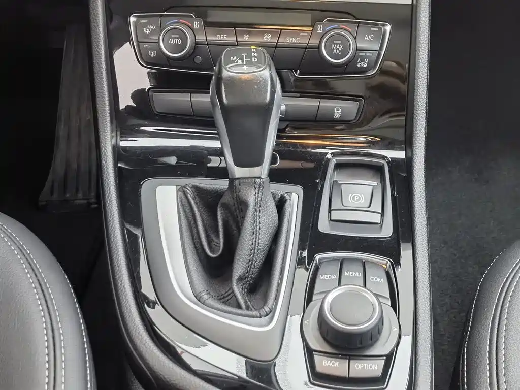 BMW 2 Series Active Tourer 2018 — фото 13