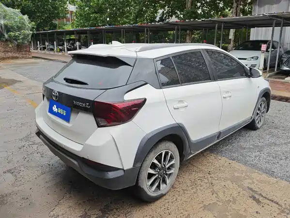 Toyota Yaris L 2022