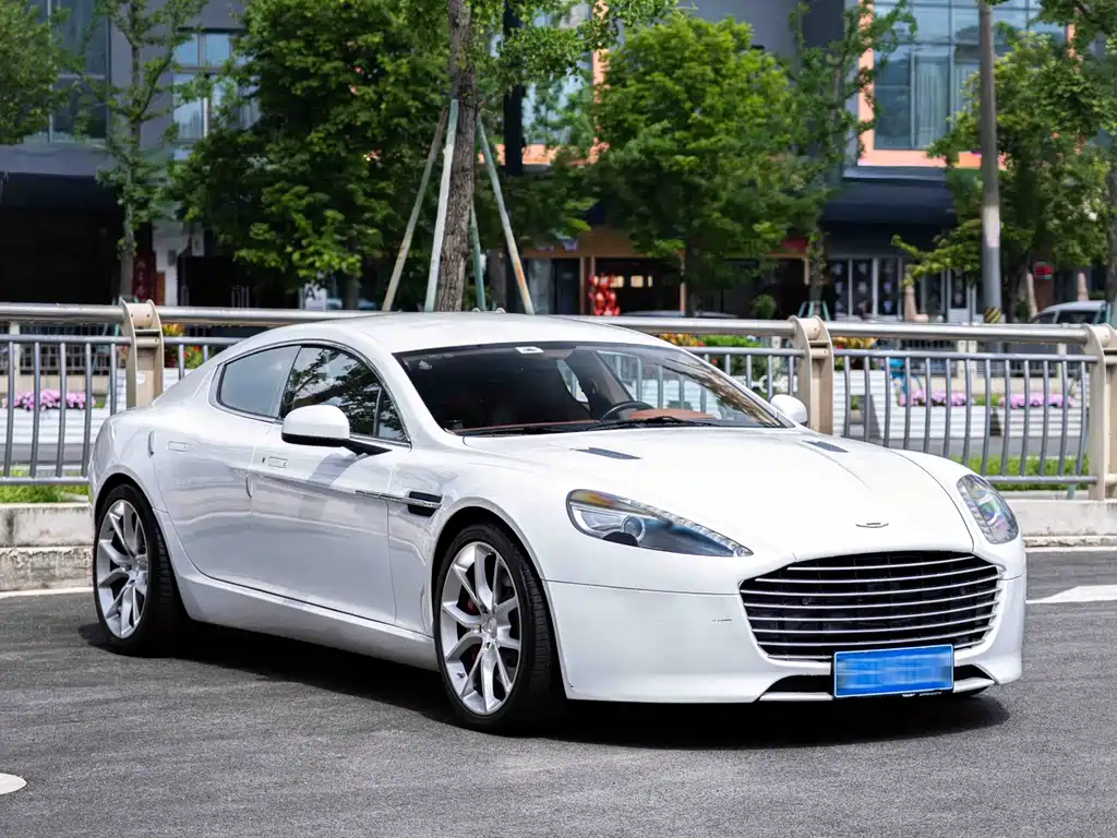Aston Martin Rapide 2011 — фото 3