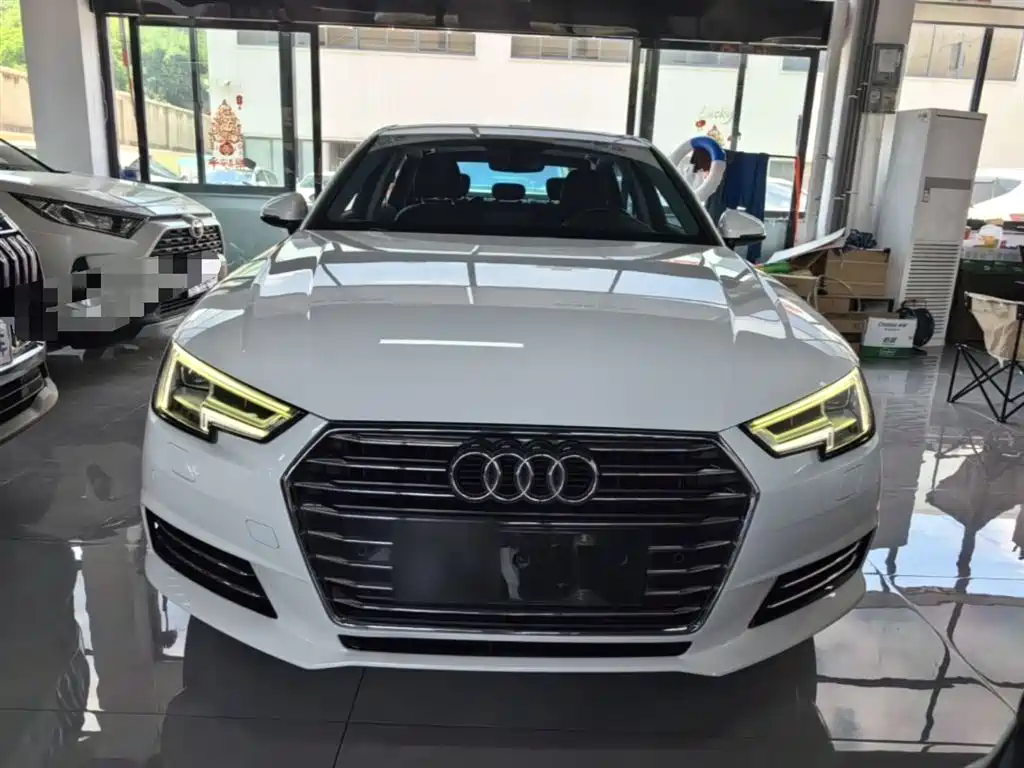 Audi A4L 2018 — фото 3
