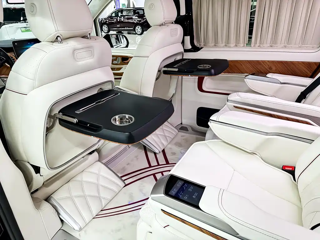Mercedes-Benz V-Class 2022 — фото 14