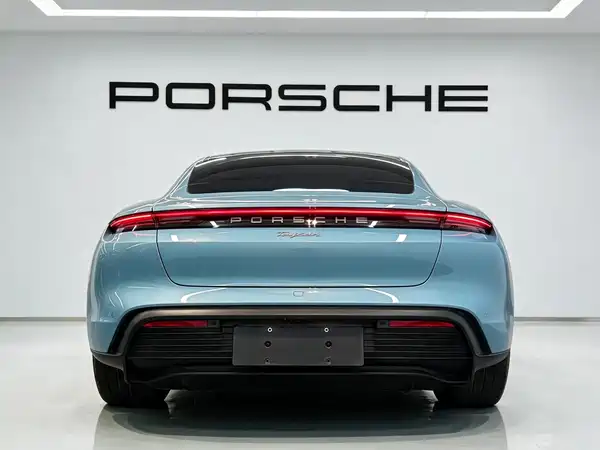Porsche Taycan 2021