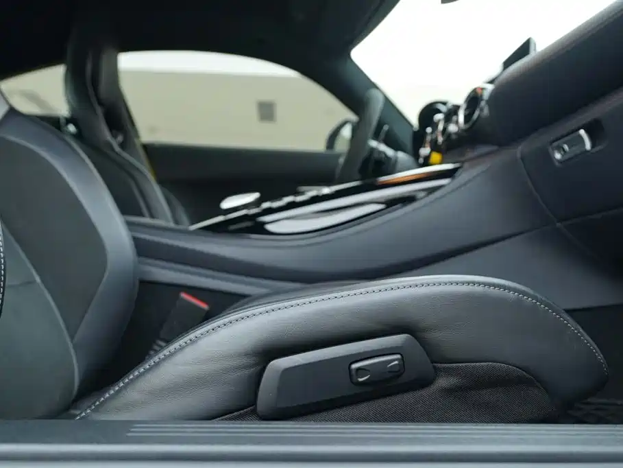 Mercedes-Benz AMG GT 2020 — фото 28