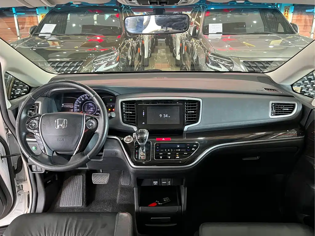Honda Odyssey 2018 — фото 8