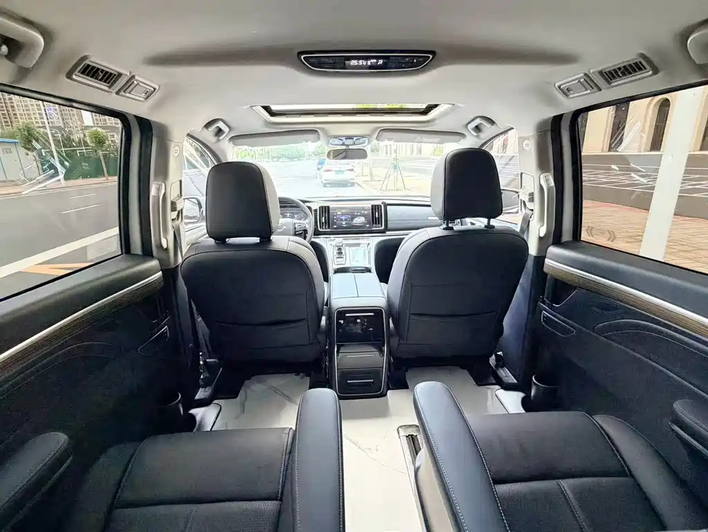 GAC Motor Trumpchi M8 2025 — фото 12