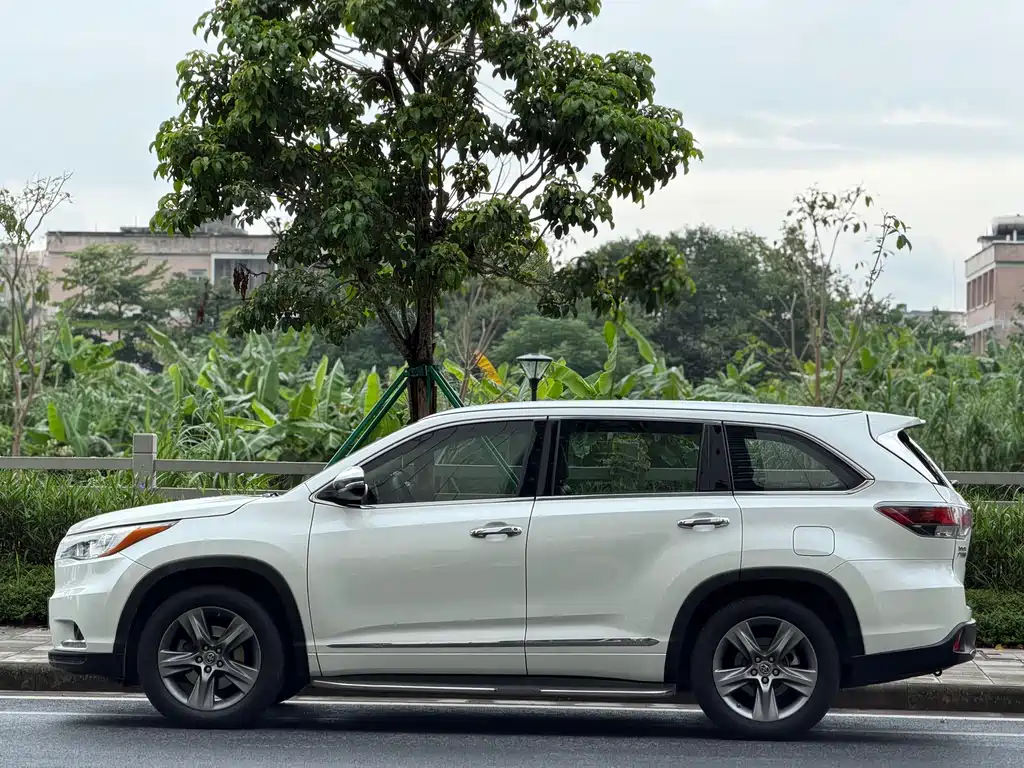Toyota Highlander 2015 — фото 4