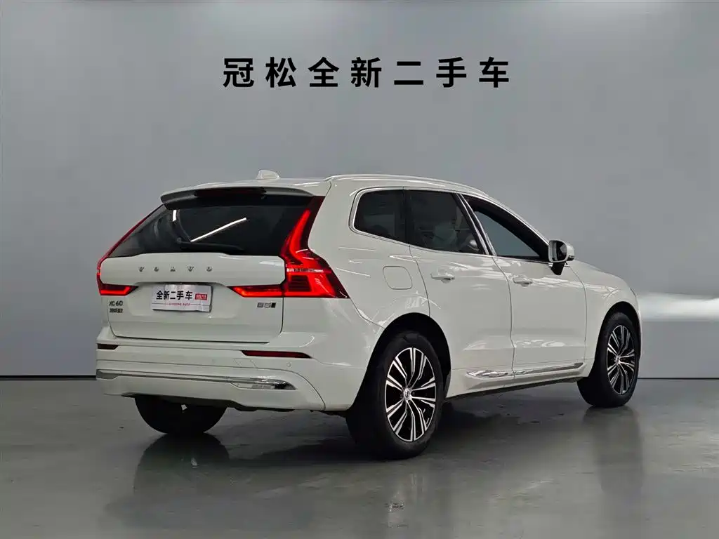 Volvo XC60 2022 — фото 4