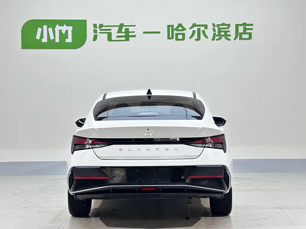 Hyundai Elantra 2023