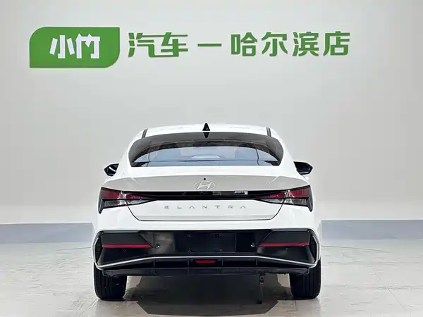 Hyundai Elantra 2023
